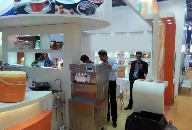 苏州客户选择冰雪丽人商用冰淇淋机